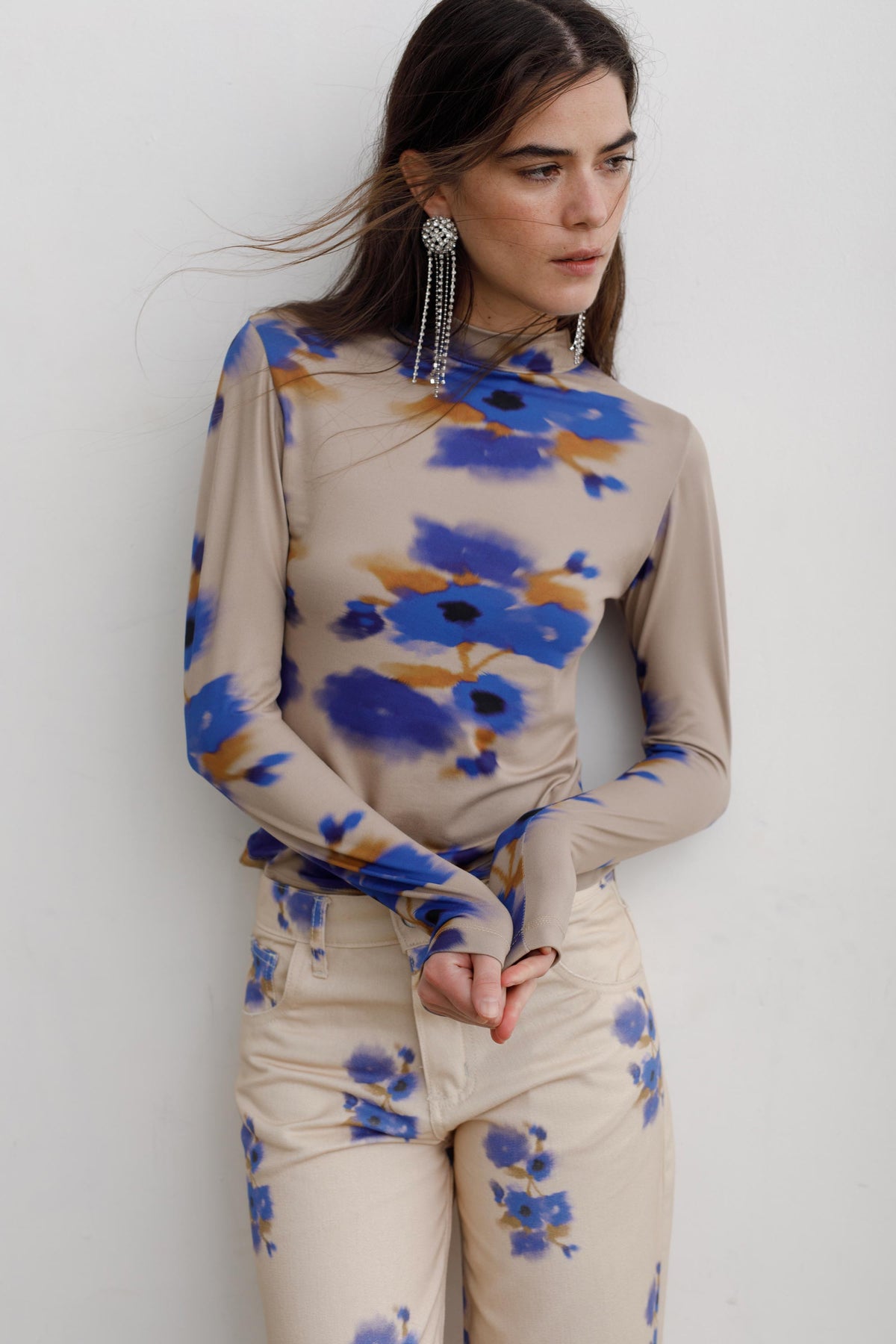 FLOURISH TURTLE NECK TOP
