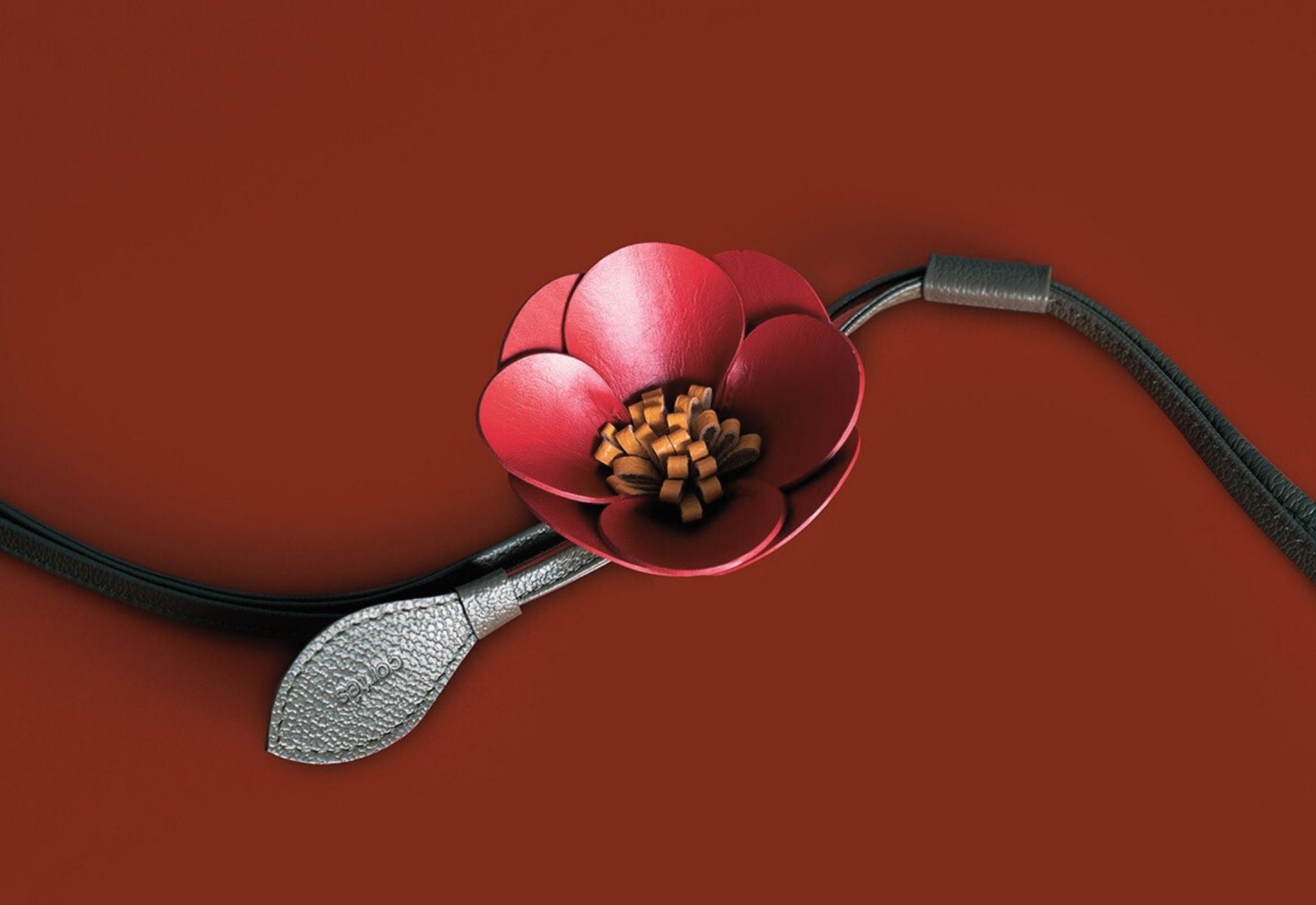 BELT + BAG CHARM - CAYENA in Carmín