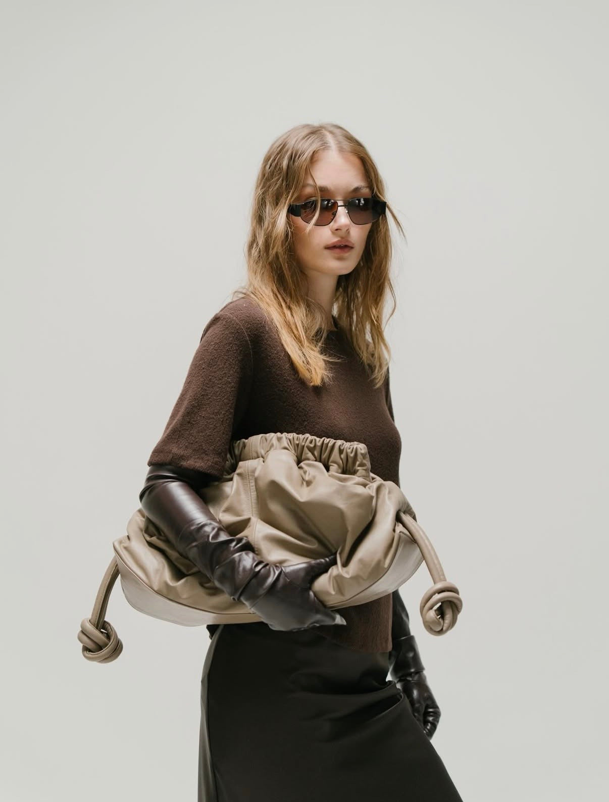 MAXI CROISSANT— TAUPE