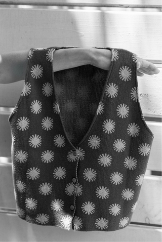 SOLES VEST — B&W