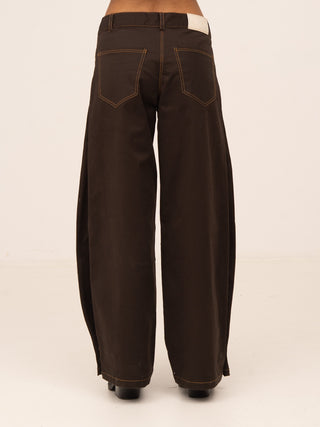 BAREFOOT BROWN JEANS